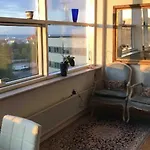 Seaview And Swimming Guest house *